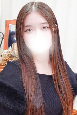 新倉さとみ