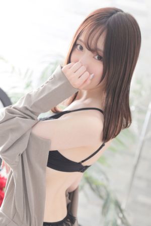 有村まきな