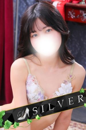 愛葉ももか