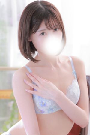 及川ゆりな